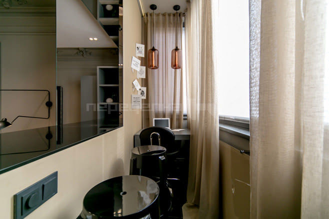 Гостиная с холстами