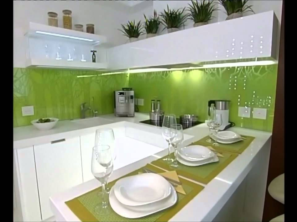 Лес на фартуке, ветки под потолком