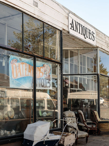 Antiques shopping in Tasmania