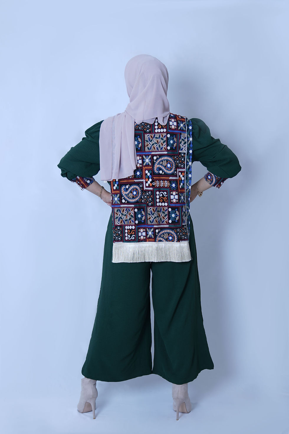 Thumbnail: Green embroidered suit