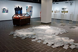 「彼女たちは叫ぶ、ささやく―ヴァルネラブルな集合体が世界を変える」展会場写真、東