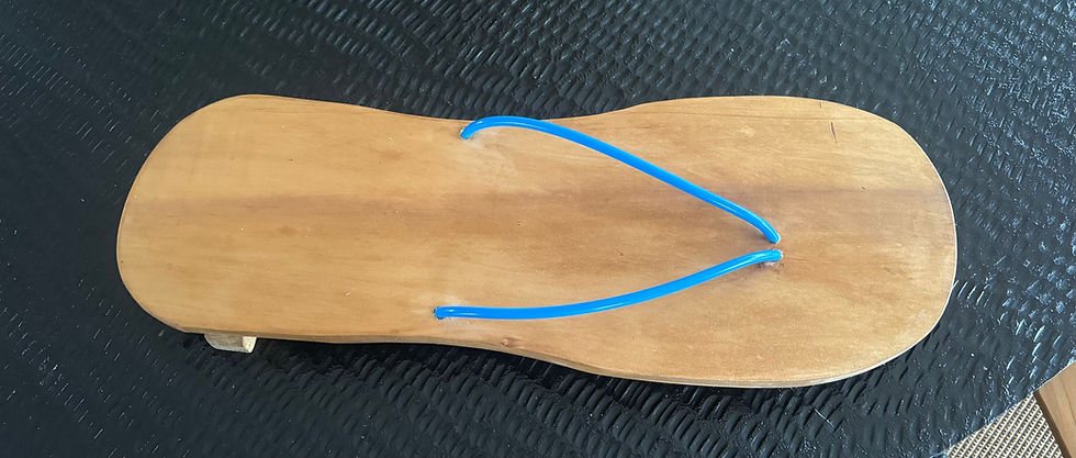 planche apéro en bois de manguier disponible aux ateliers du monde à lacanau