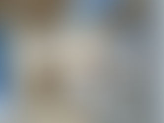 天井に桧の羽目板の洗面所。造作作業台とチェストのシンデレラフィットできれいに納まりました♪　（まだ未完成ですが。(^▽^)