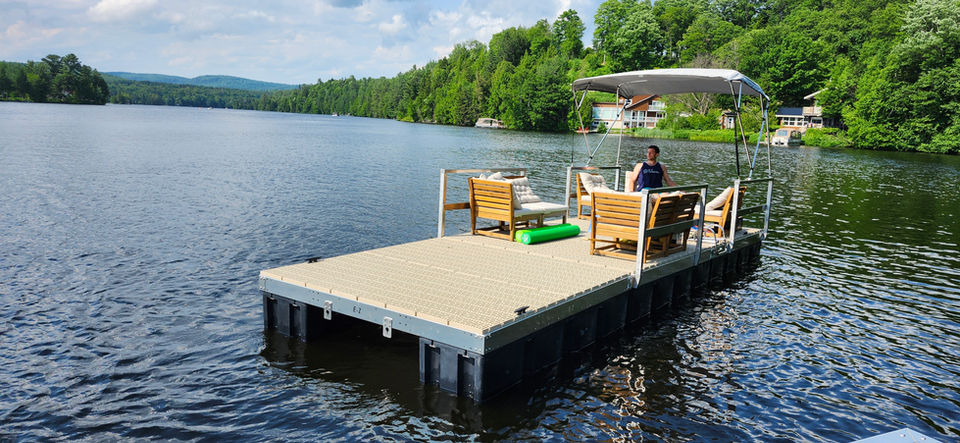 Ponton Quai Navigable avec rallonge 8'x8' (jonction temporaire avec pine)