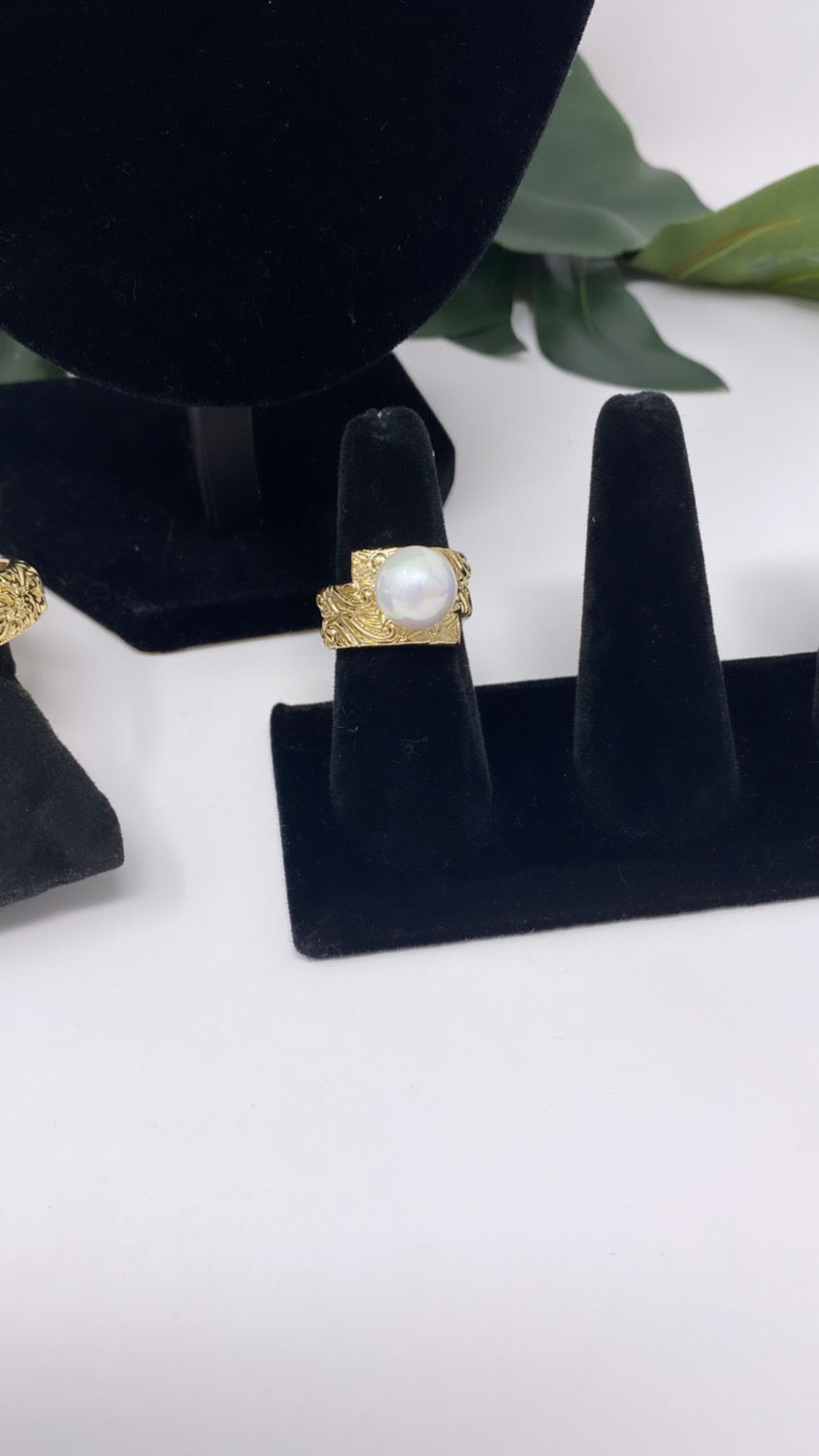 Thumbnail: 14kgf Hawaiian Heirloom White shell pearl set