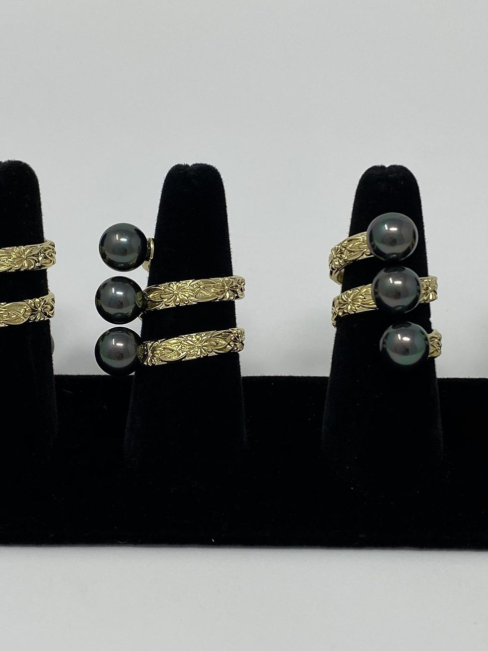 Thumbnail: Hawaiian Heirloom 14k Gold Filled Triple Pearl Ring