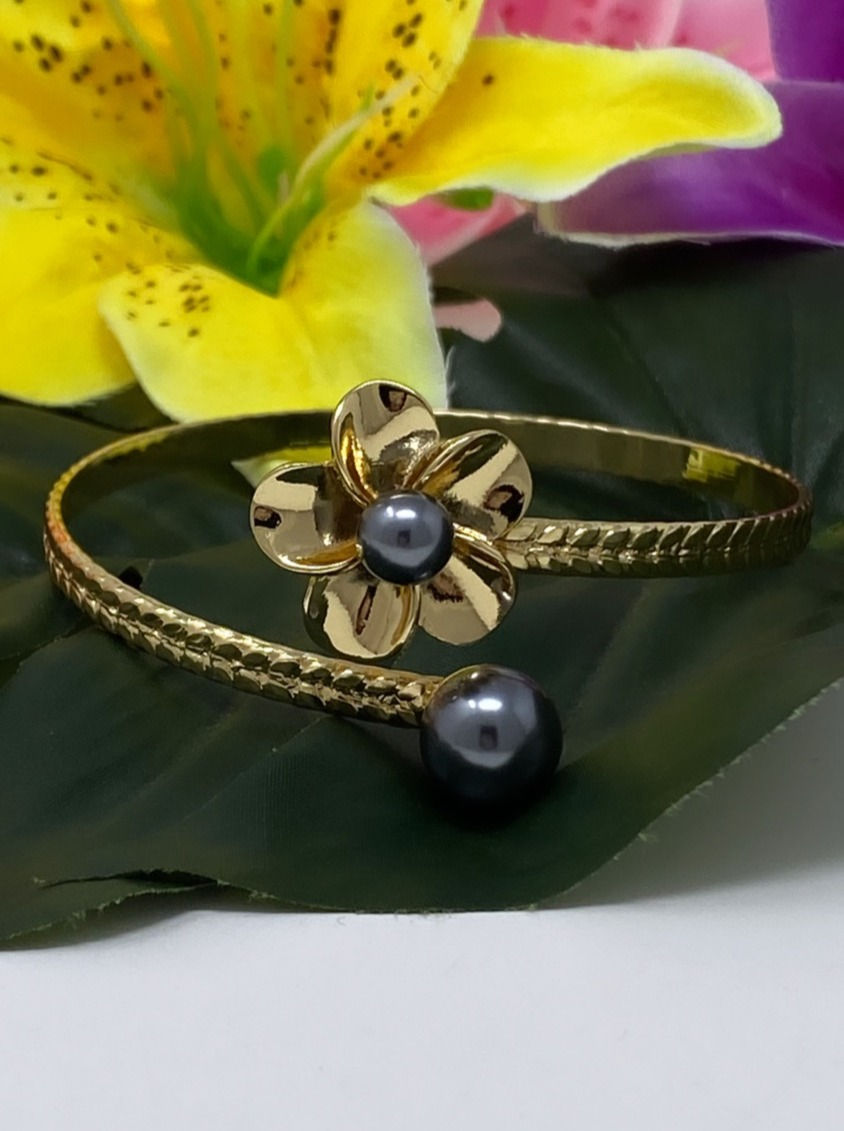 Thumbnail: Hawaiian Gold Plated Double Pearl Flower Bracelet