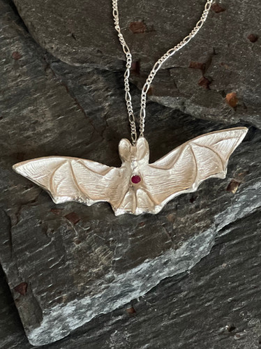 ロイヤルオーダー ROCK'N  LUNA BAT ペンダント Luna | Handmade By Pia