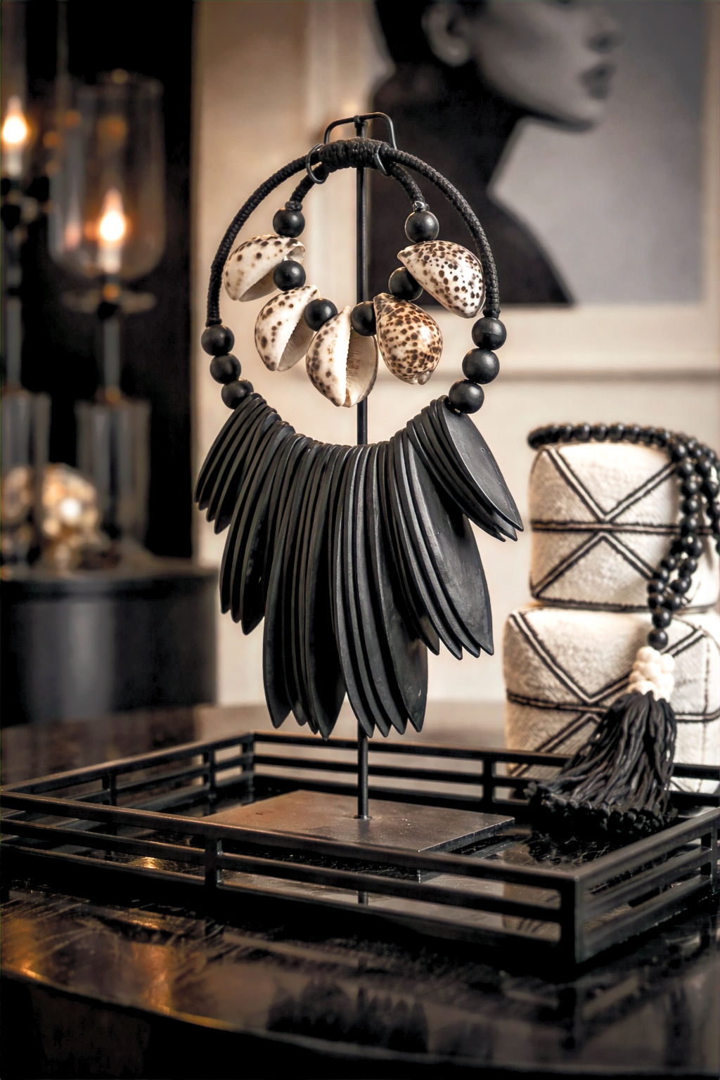 Boho Muschelkette Ethno Ibiza Dekoration aus Naturmaterialien Ethno Stil. jpg.