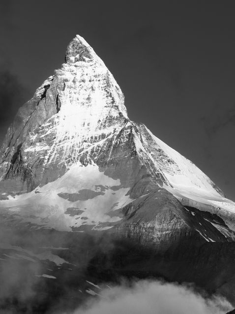 Matterhorn im Hochformat abgebildet