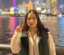 周菲菲_edited.jpg