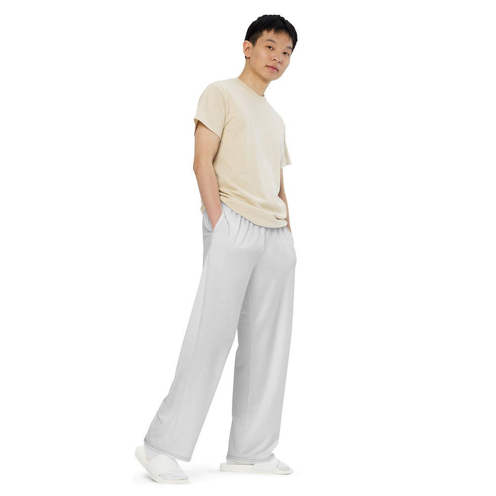 Miniatura: Vista lateral da calça larga com bolsos e tecido flexível.