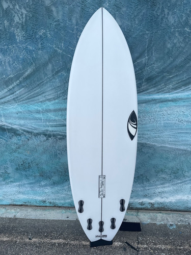 シャープアイ・ディスコ5.8サーフボード2022モデル フィン、カバー付き