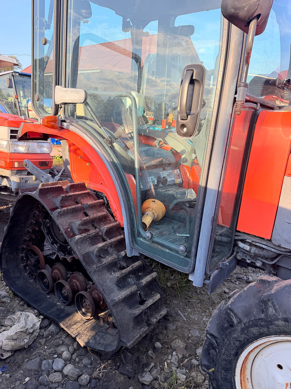 Miniatură: KUBOTA KB20 KINGBULL 4x4 CU CABINĂ ȘI ȘENILE