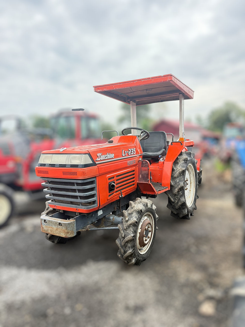 Miniatură: KUBOTA L1-235 