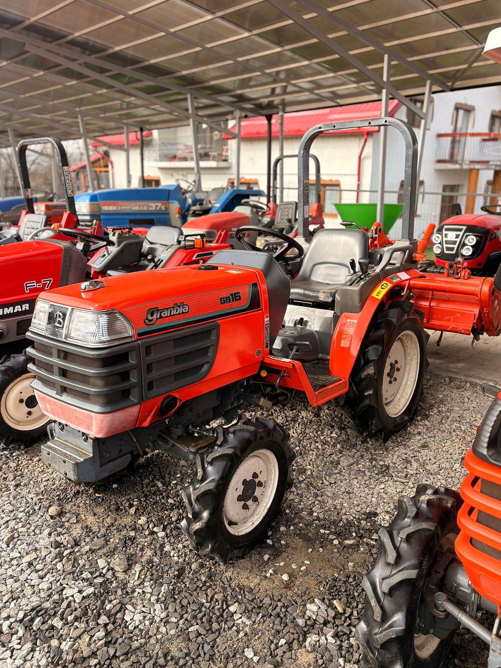 Miniatură: 🚜 Kubota Granbia GB16 – tractor japonez compact, puternic și economic