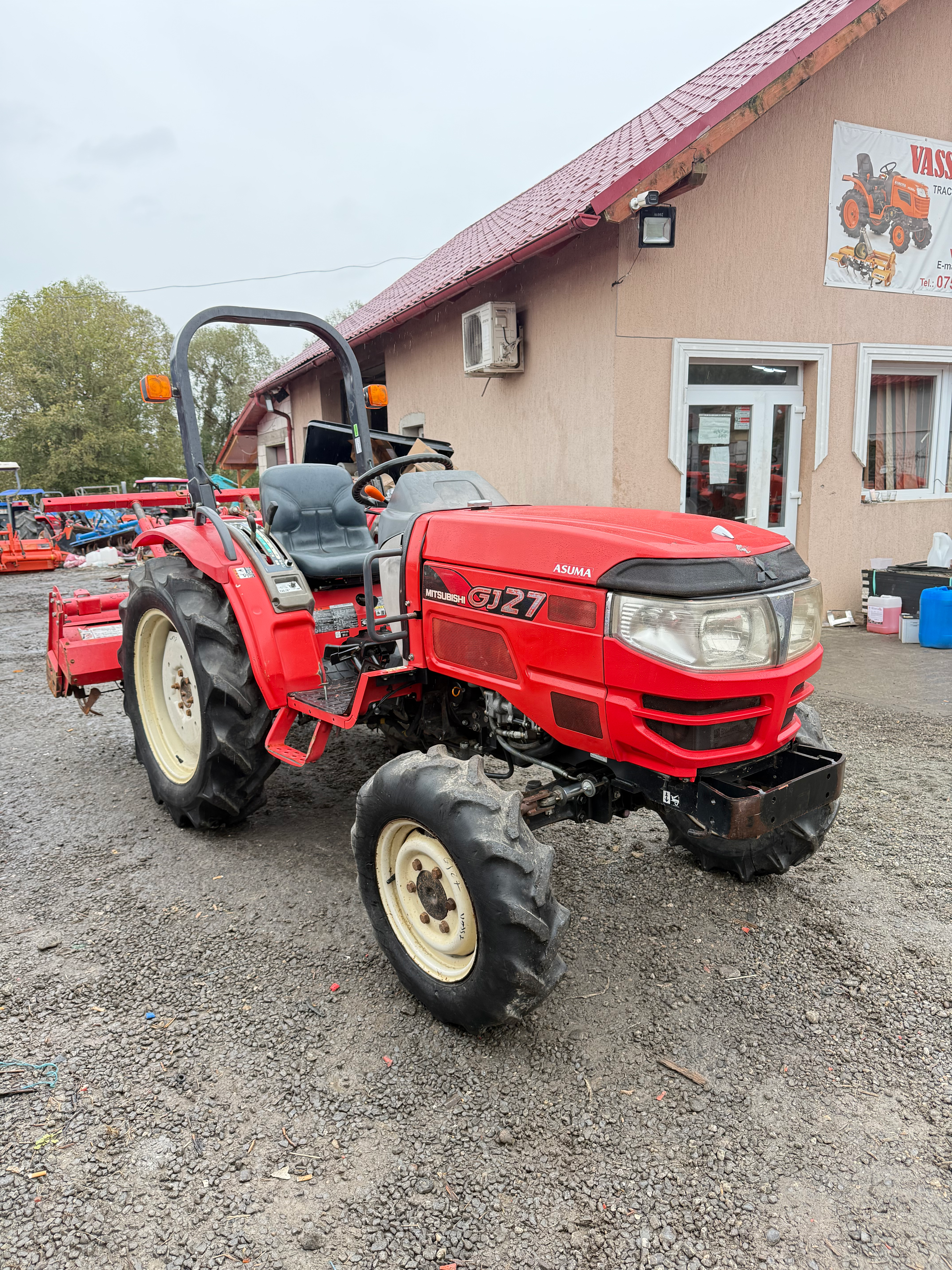 Tractor Mitsubishi GJ 27 Cp