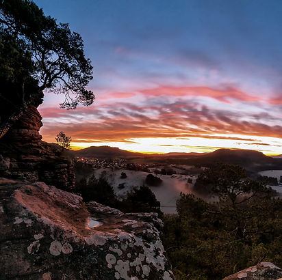 2017 11 Sonnenaufgang Sprinzelfelsen 001-Panorama-1.JPG