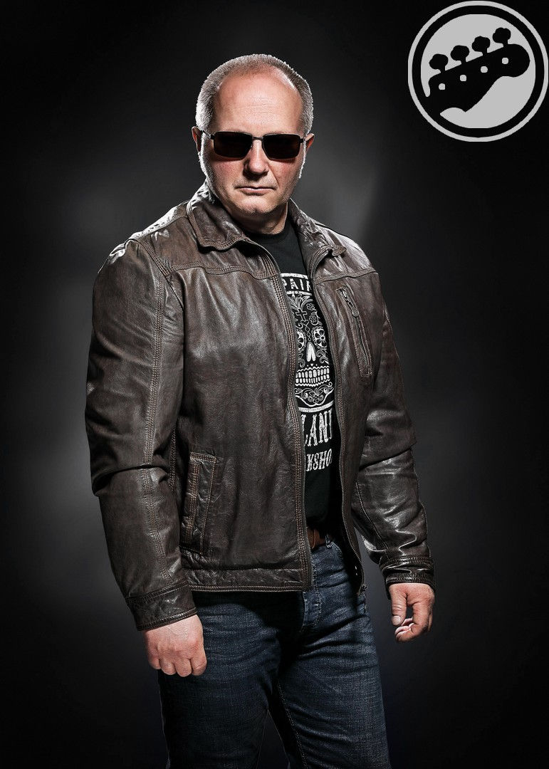 Eliška Jarda Bassguitar DPSBR