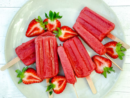 STRAWBERRY AND BALSAMIC REFRESHER LOLLIES