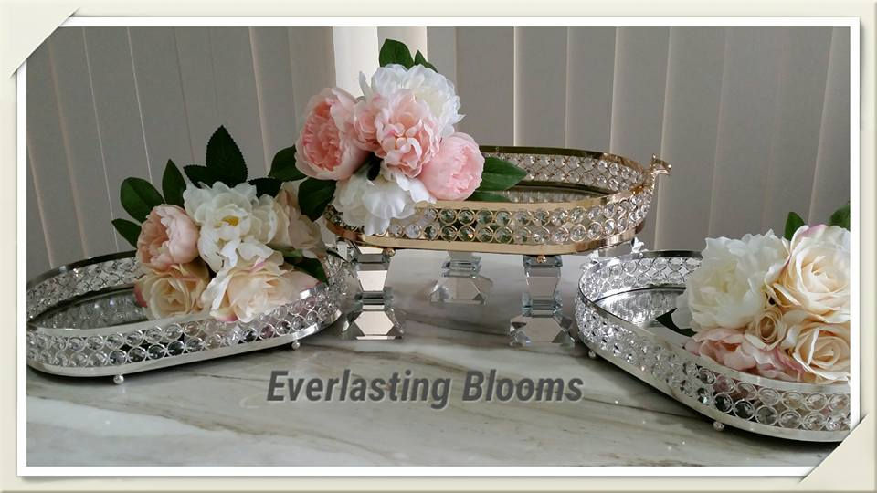 Thumbnail: Cakestands-Gold