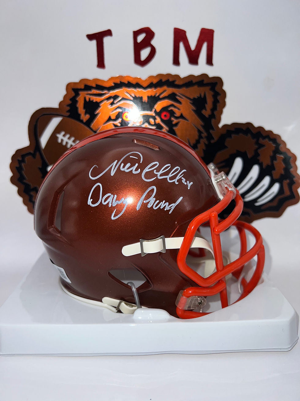 Nick Chubb Autographed Flash Mini Helmet w/Dawg Pound Inscription (Beckett)