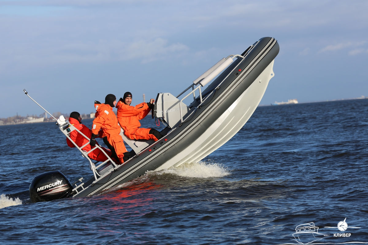 Катер Trident Piton 520