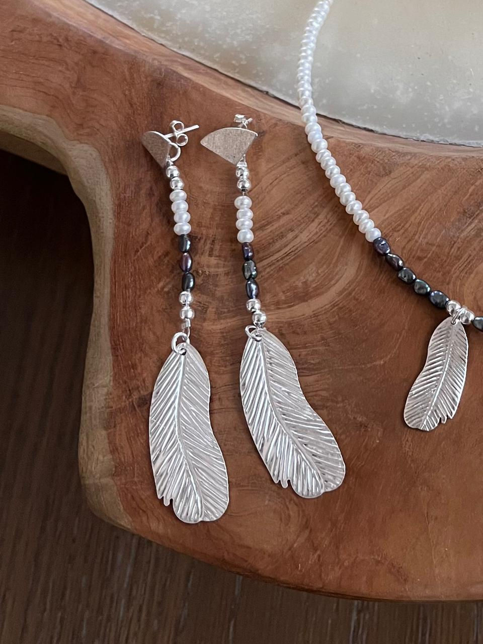 Aros Silver Perlas Tornasol Plumas