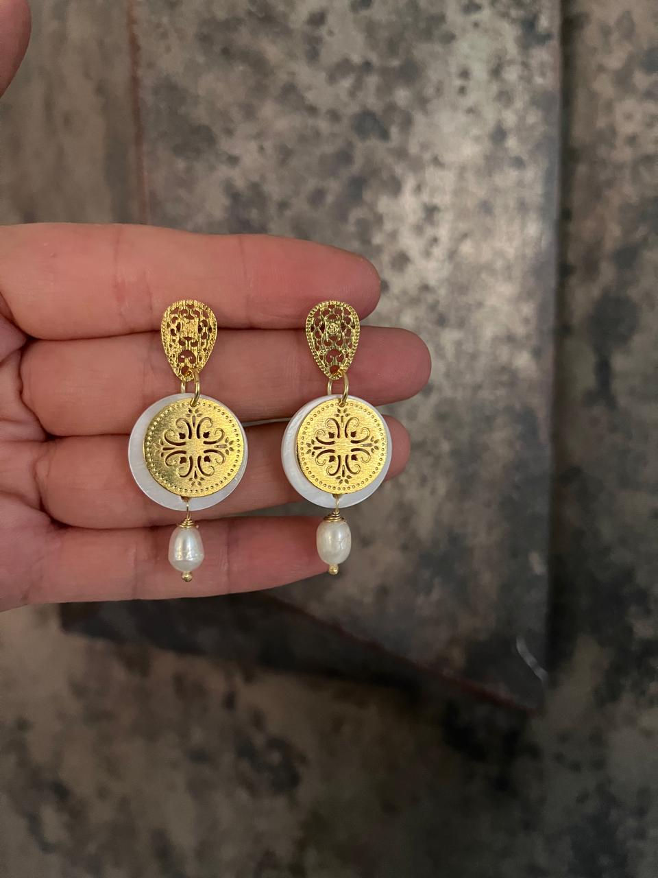 Miniatura: Aros Nácar Blanco Mandala Calada