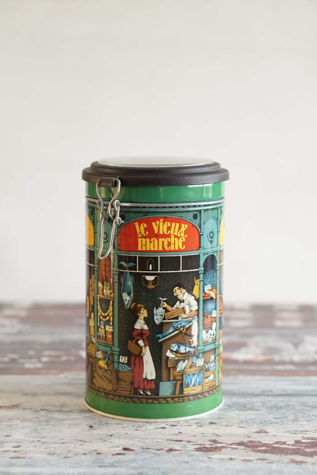 CAJA LATA MEDIANA ANTIGUA