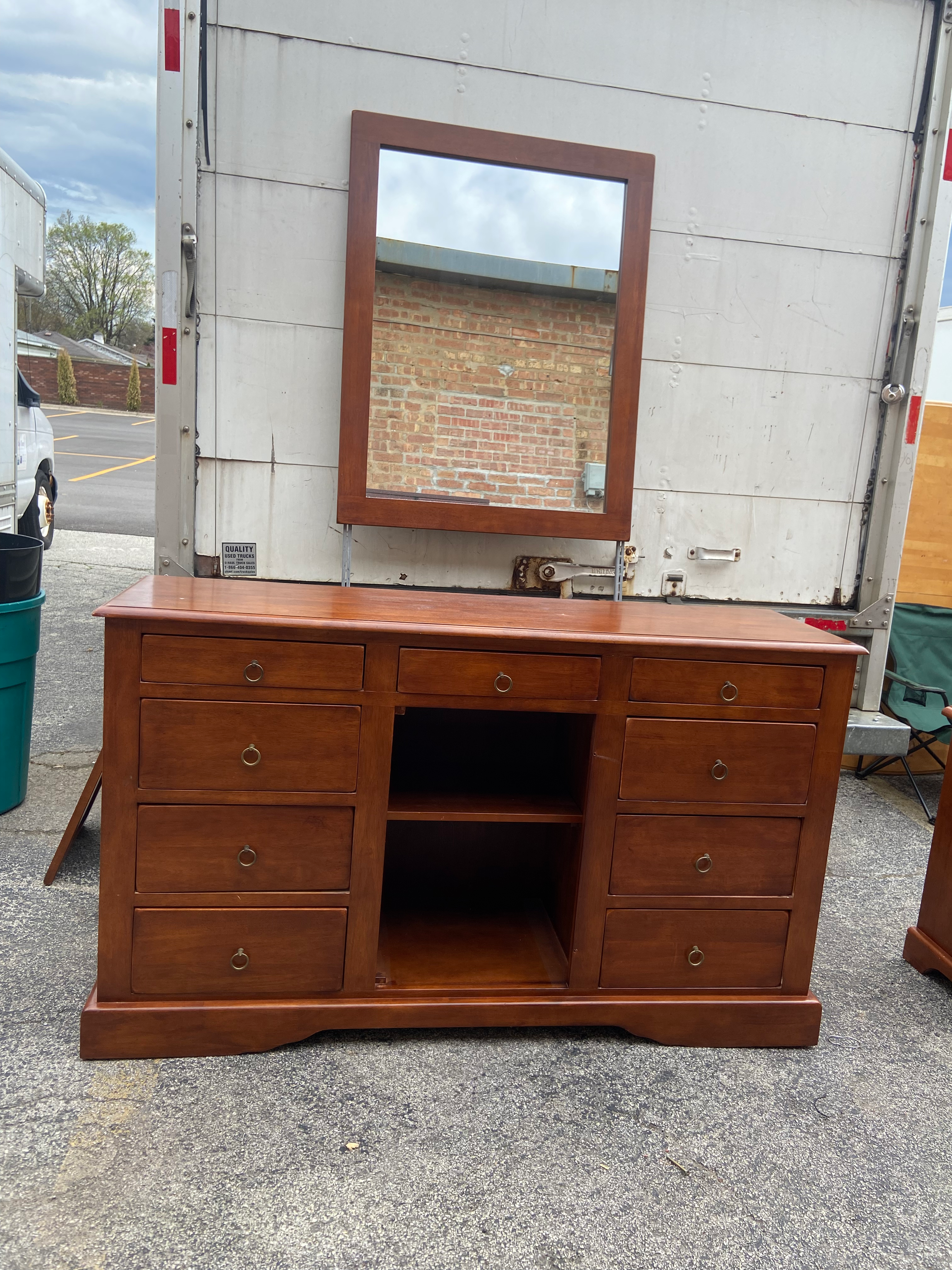 9 Drawer Dresser With Mirror & Storage 