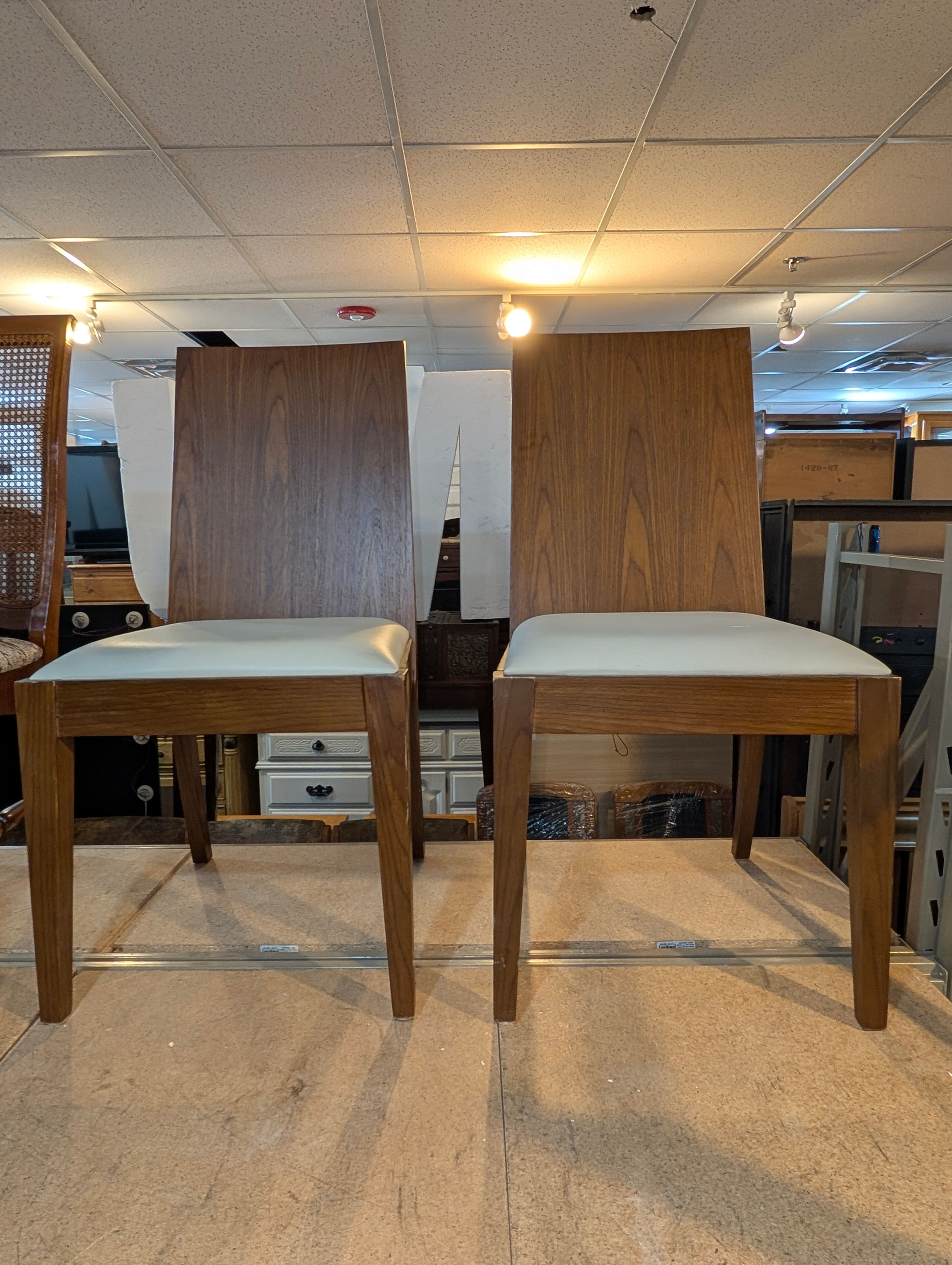 Phoxasville Shape Dining Chair #1-2