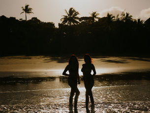 FRIENDS TROPICAL GETAWAY