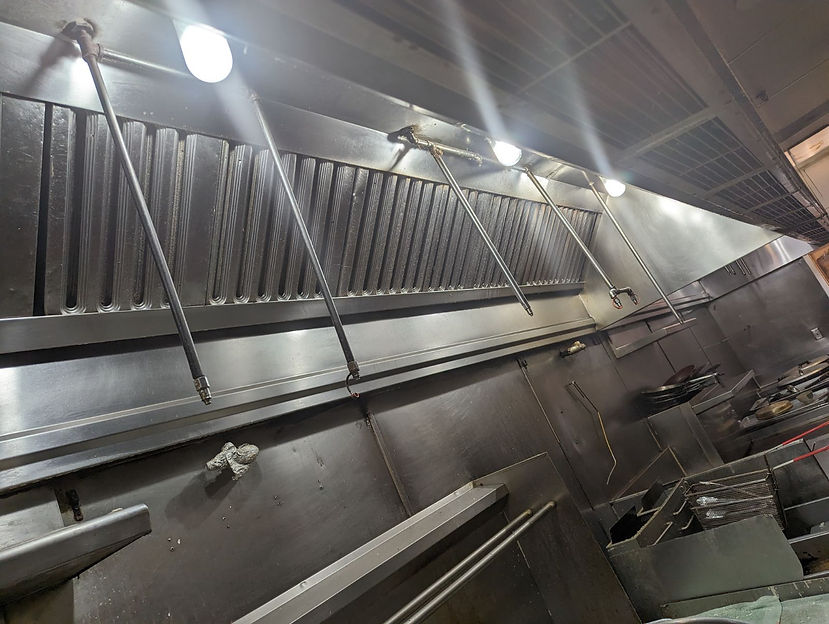 CUSTOM CARPET AND HOOD CLEANING 9.jpg