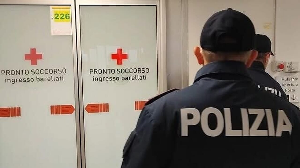 Caos al Pronto soccorso, operatori barricati all’interno del triage: aggredita la Guardia Giurata