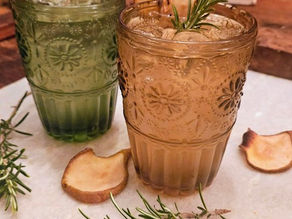 Autumn Sips: How to Craft the Perfect Pear and Rosemary Gin Fizz