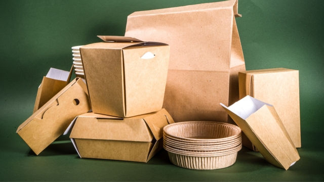 Diferentes empaques de cartón para alimentos