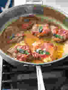 Apple-Ginger Pan Braised Chicken Thighs