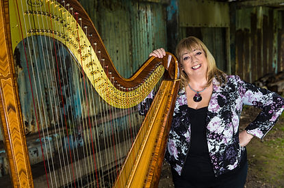 Eira Lynn Jones with her Salvi Arianna Harp