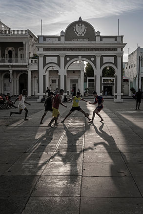 Callejera Cuba Cesar.jpg