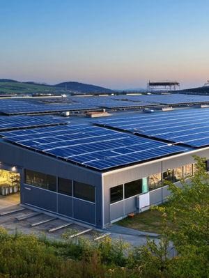 Toiture solaire : autoconsommation ou revente, que choisir en 2025 ?