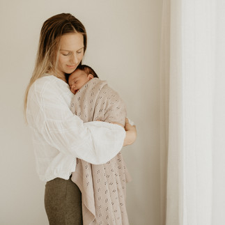 Natural Newborn photoshoot at home in Whakatāne, Bay of Plenty