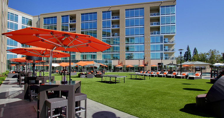 San Diego commercial outdoor furniture