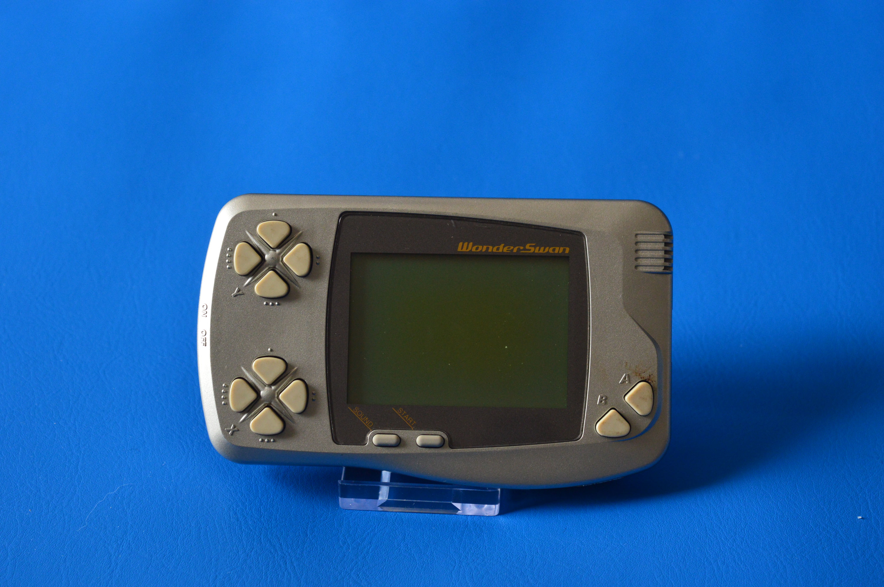 Bandai Wonder Swan (Silver Metallic)