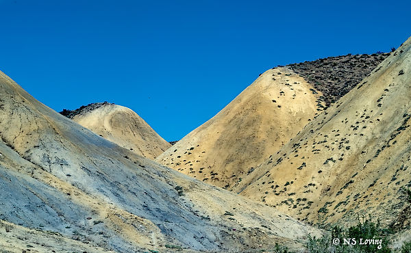 on road away from Fantasy Canyon DSC_5170-1.jpg