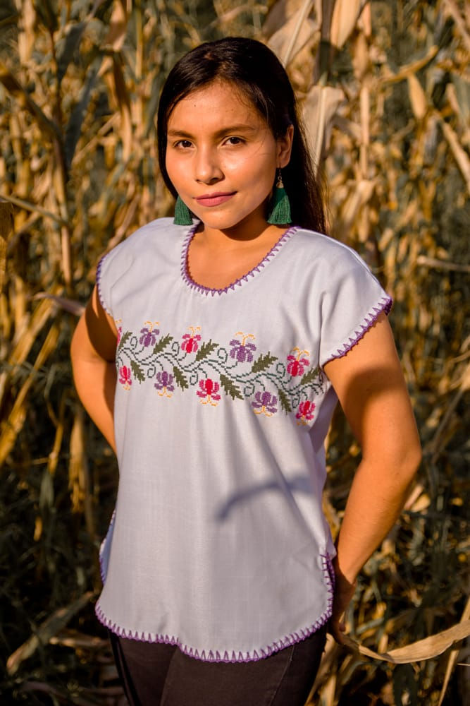 Blusa bordado en punto de cruz