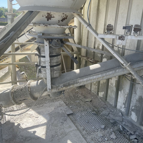 Remplacement d'une vis à ciment sur une centrale à béton à Tracy-sur-Loire