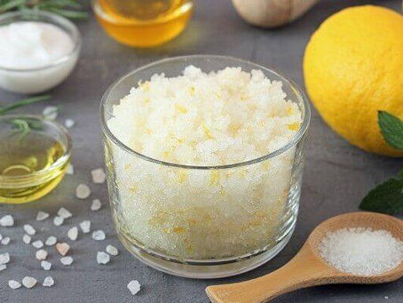 Πώς να αφαιρέσεις τη βαφή από το δέρμα του κεφαλιού;