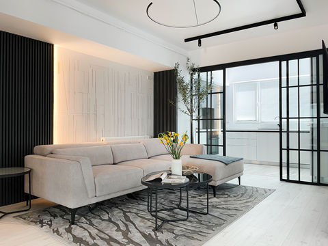 Living modern cu texturi naturale, canapea mobila Dalin – amenajare Bianca Ivan Interior Design București.