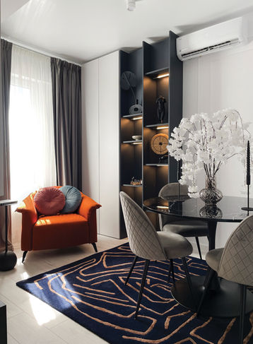 Amenajare zona de relaxare de lux în stil contemporan, cu covor Rugvista – Bianca Ivan Interior Design București.